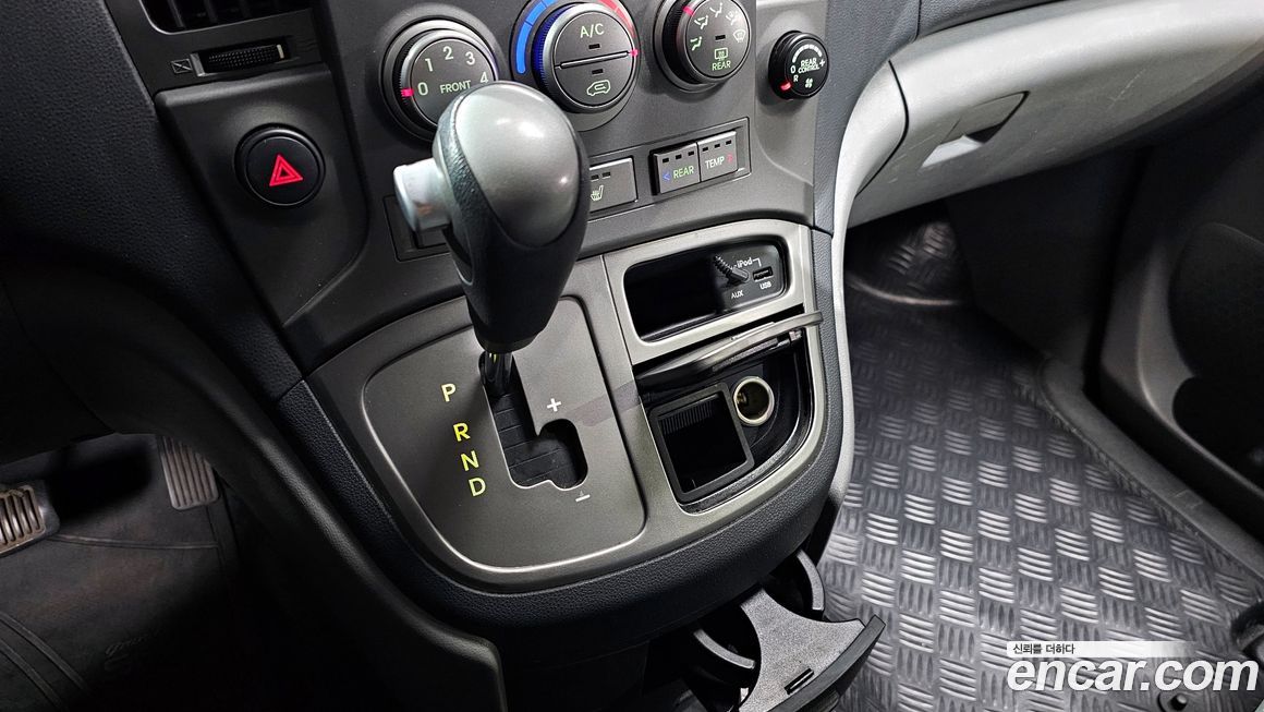 Hyundai Starex