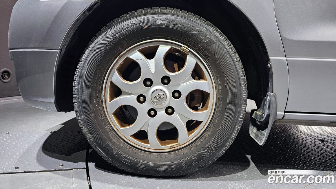 Hyundai Starex