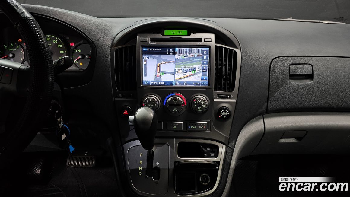 Hyundai Starex