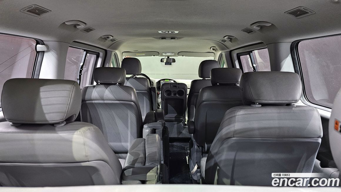 Hyundai Starex