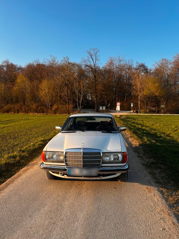 Mercedes-Benz 230