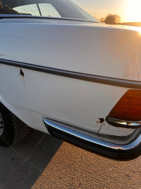 Mercedes-Benz 230