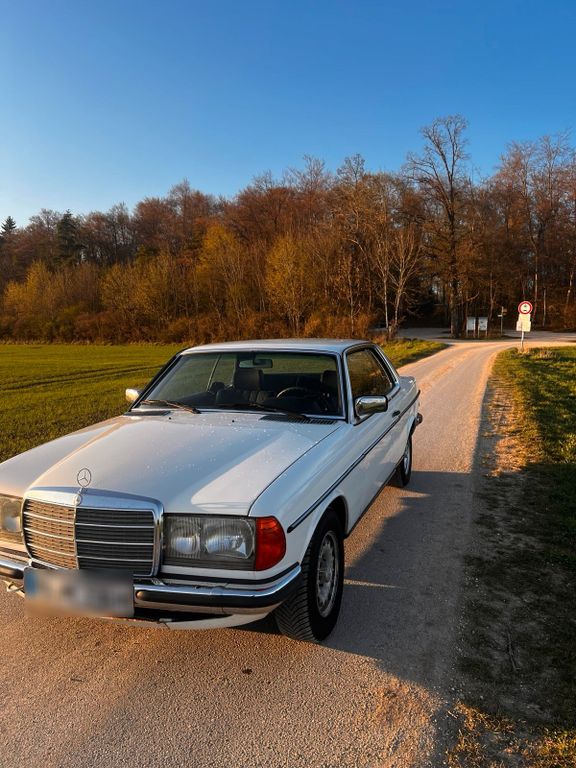 Mercedes-Benz 230