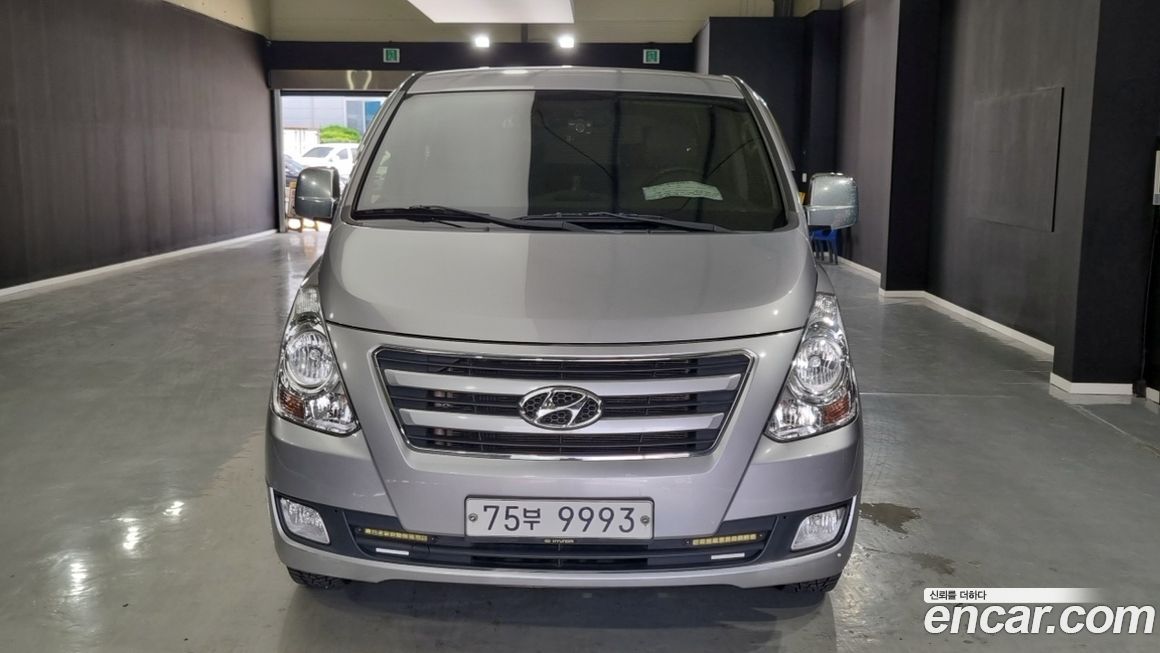 Hyundai Starex