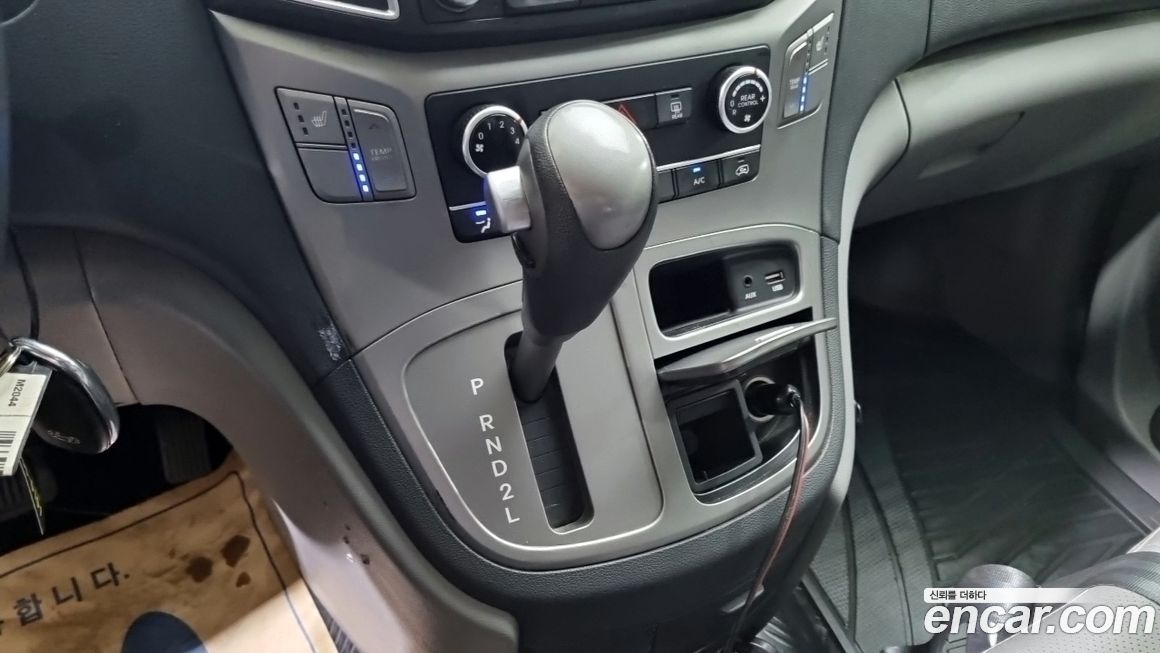 Hyundai Starex
