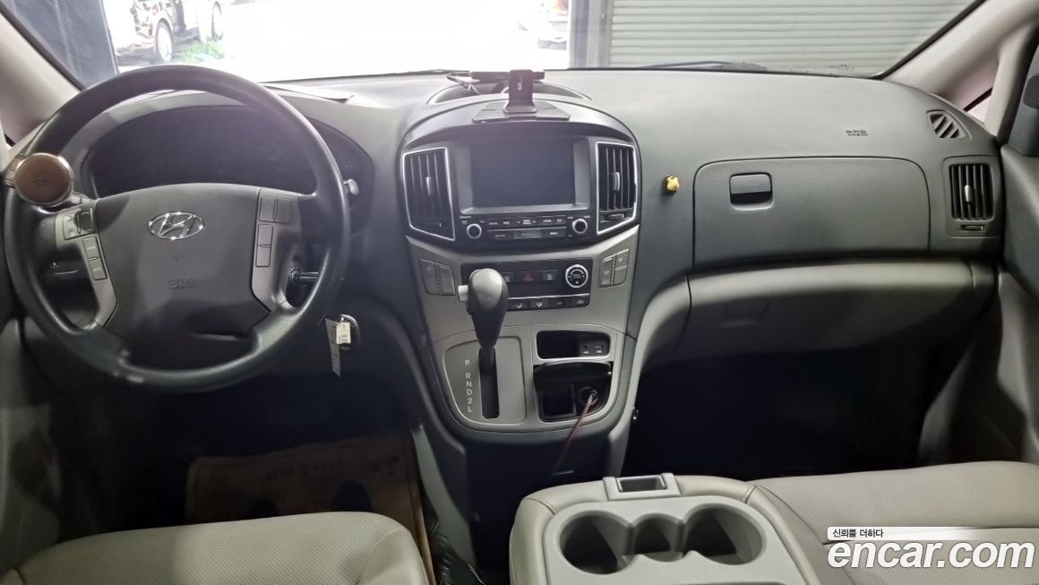 Hyundai Starex