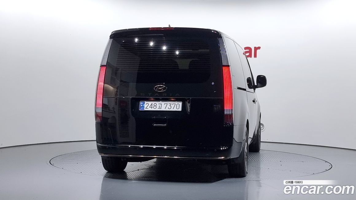Hyundai Staria