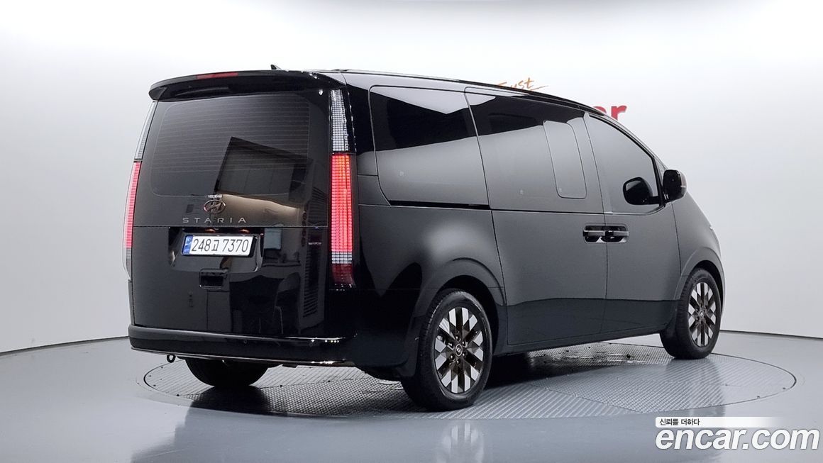 Hyundai Staria