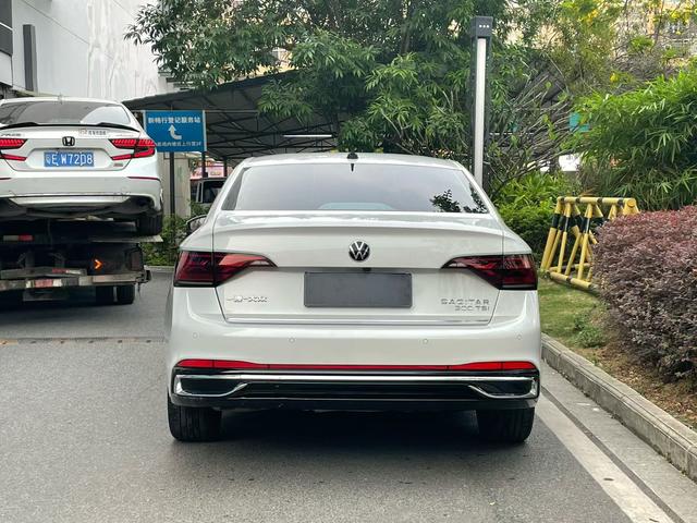 Volkswagen Sagitar