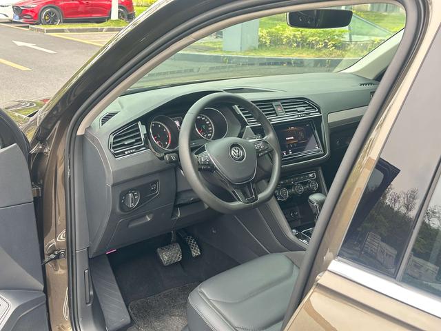 Volkswagen Tiguan L
