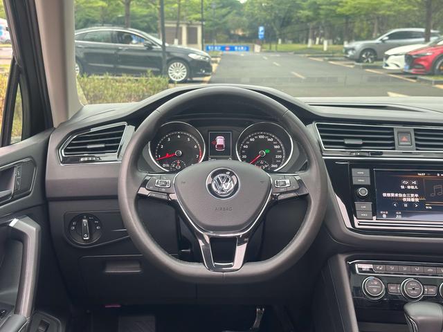 Volkswagen Tiguan L