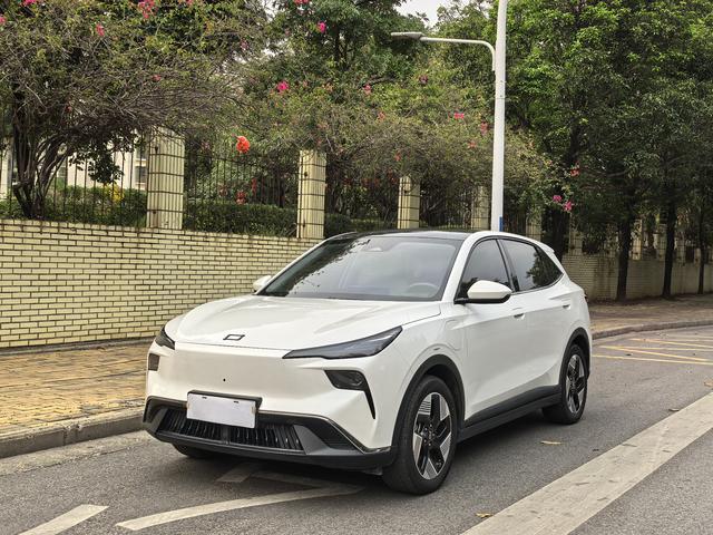 Besturn Yueyi 03