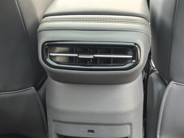 Besturn Yueyi 03