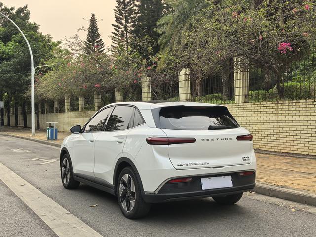 Besturn Yueyi 03