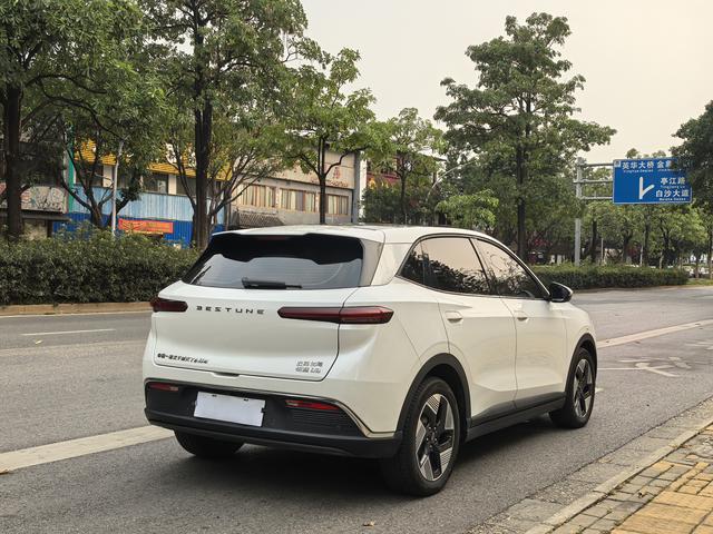 Besturn Yueyi 03