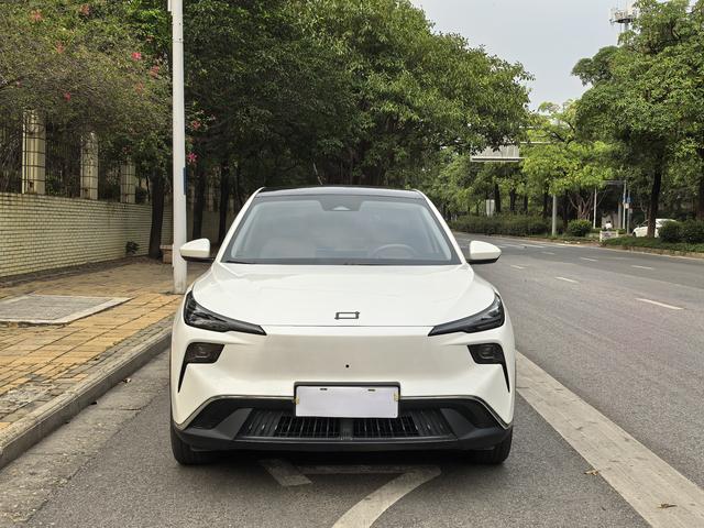 Besturn Yueyi 03