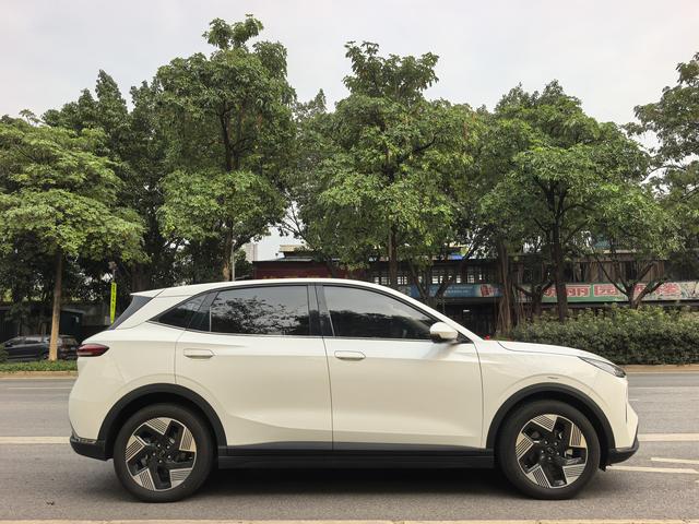 Besturn Yueyi 03