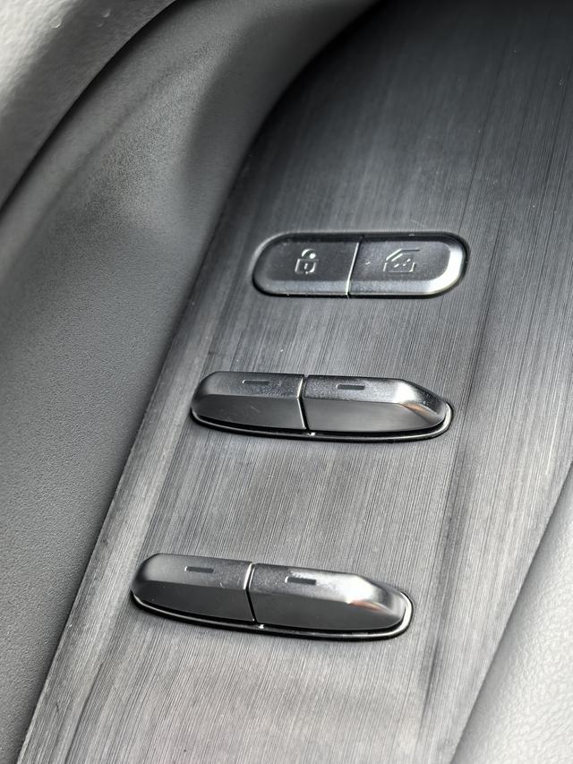 Besturn Yueyi 03