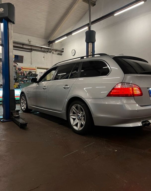 BMW 523