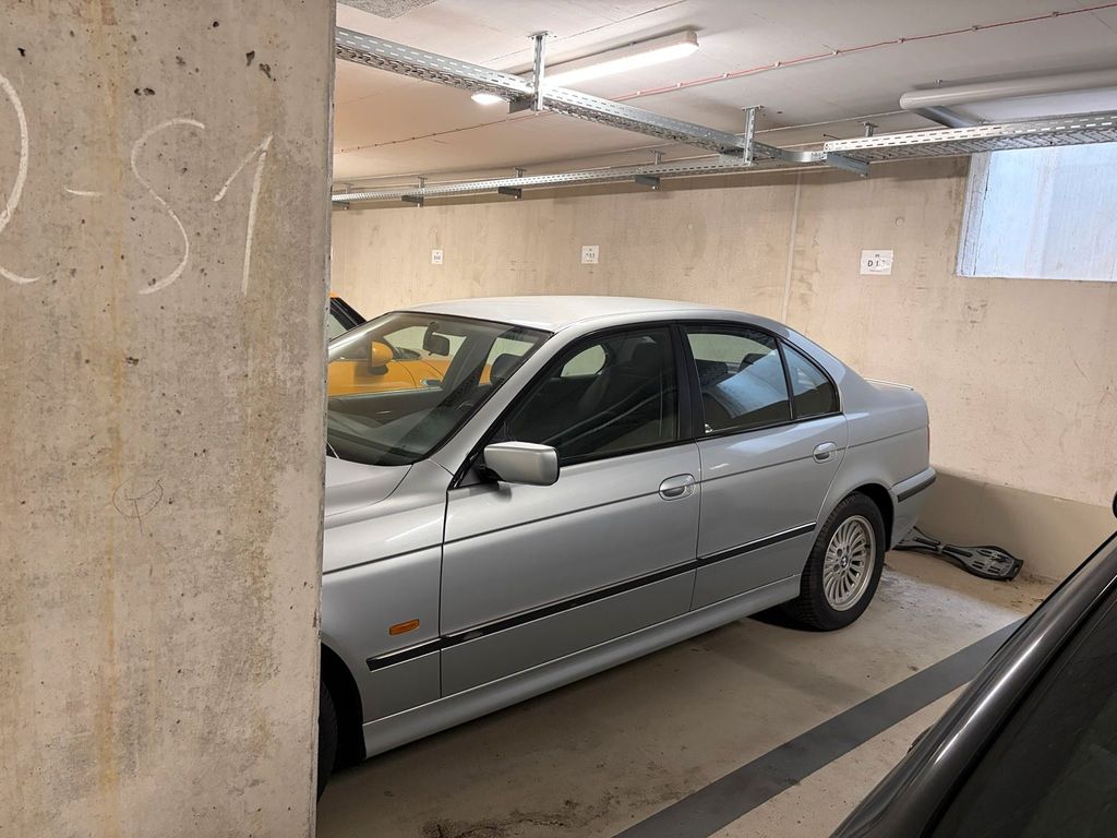 BMW 528
