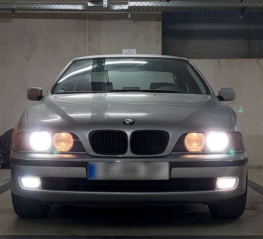 BMW 528