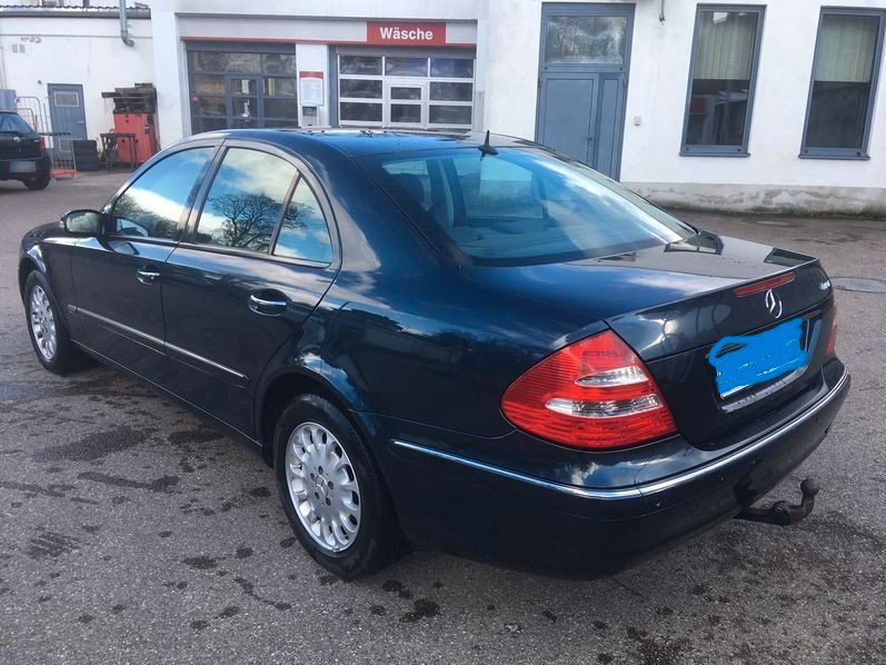 Mercedes-Benz E 320