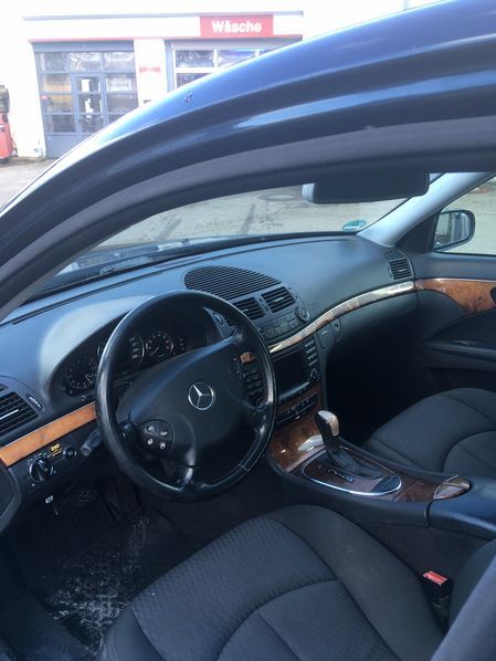 Mercedes-Benz E 320
