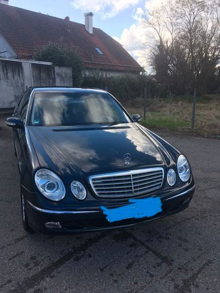 Mercedes-Benz E 320