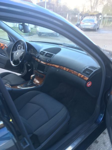 Mercedes-Benz E 320