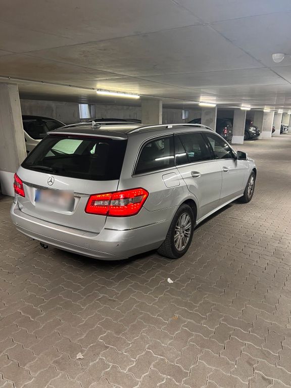 Mercedes-Benz E 220