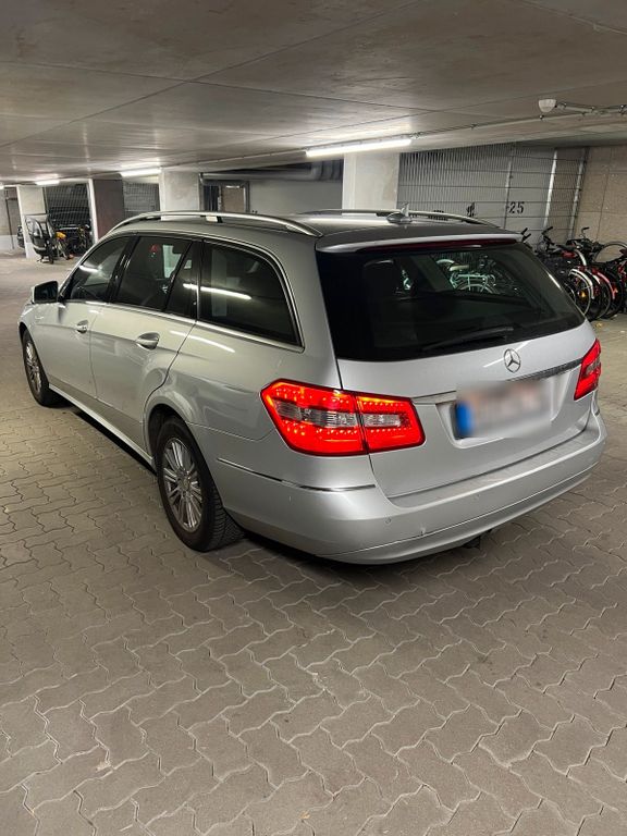 Mercedes-Benz E 220