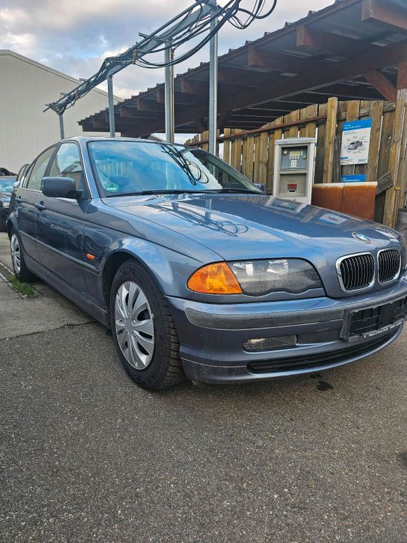 BMW 320