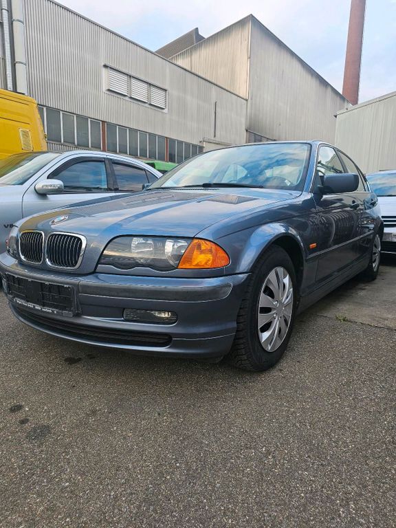 BMW 320