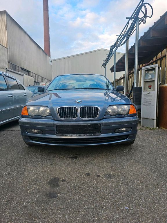 BMW 320