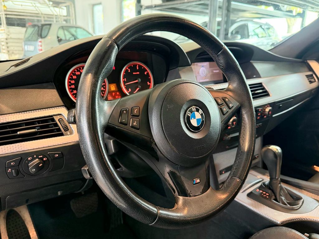 BMW 525