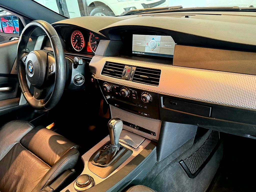 BMW 525