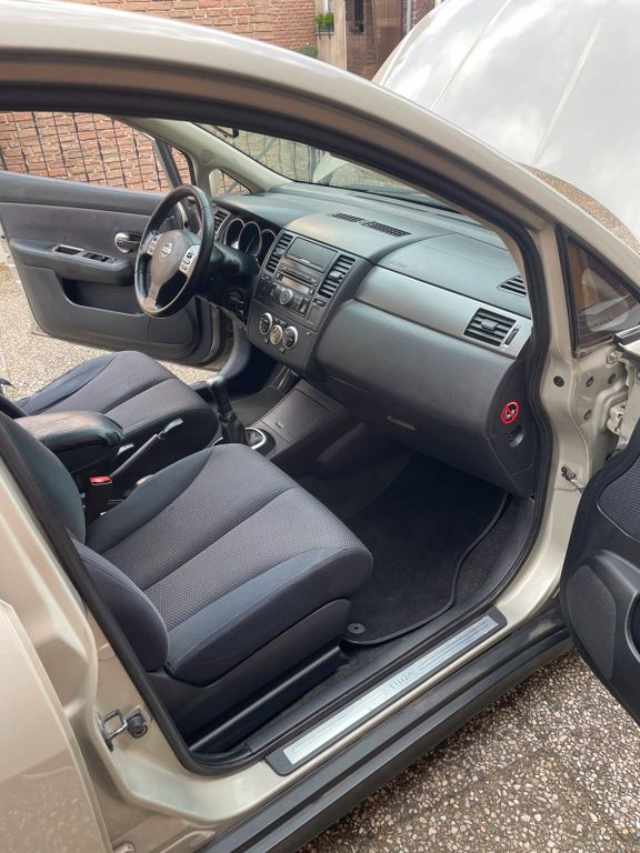 Nissan Tiida