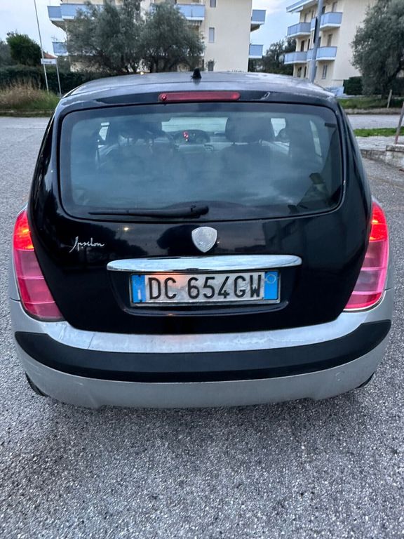 Lancia Ypsilon