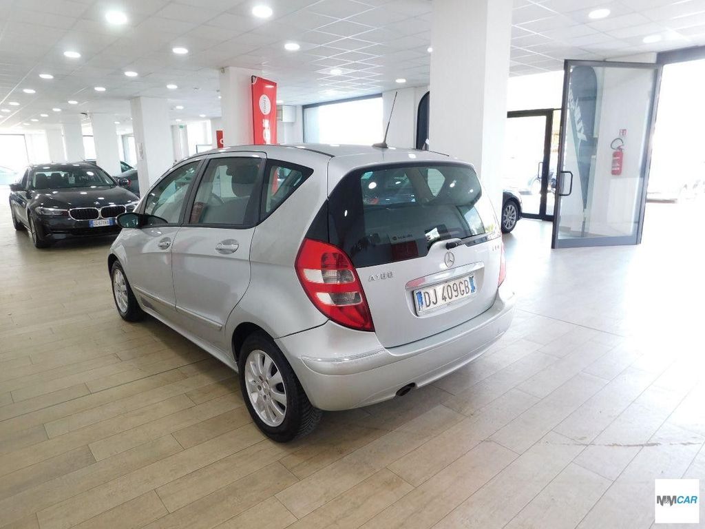 Mercedes-Benz A 180