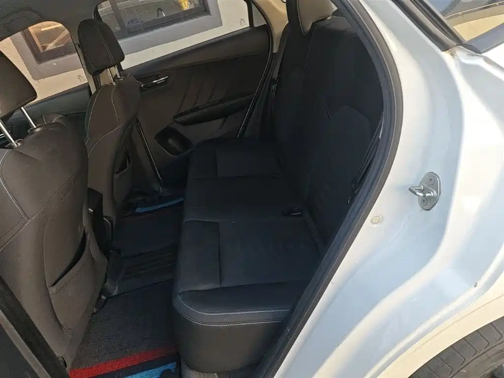BYD e2