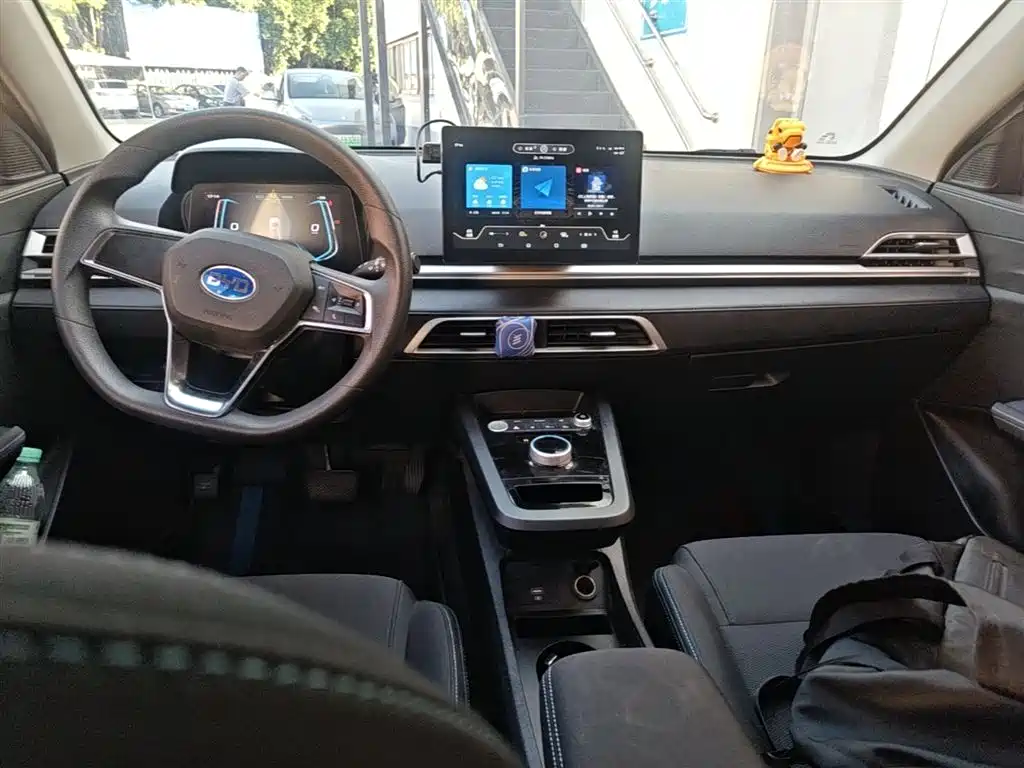 BYD e2