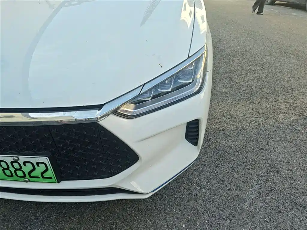 BYD e2