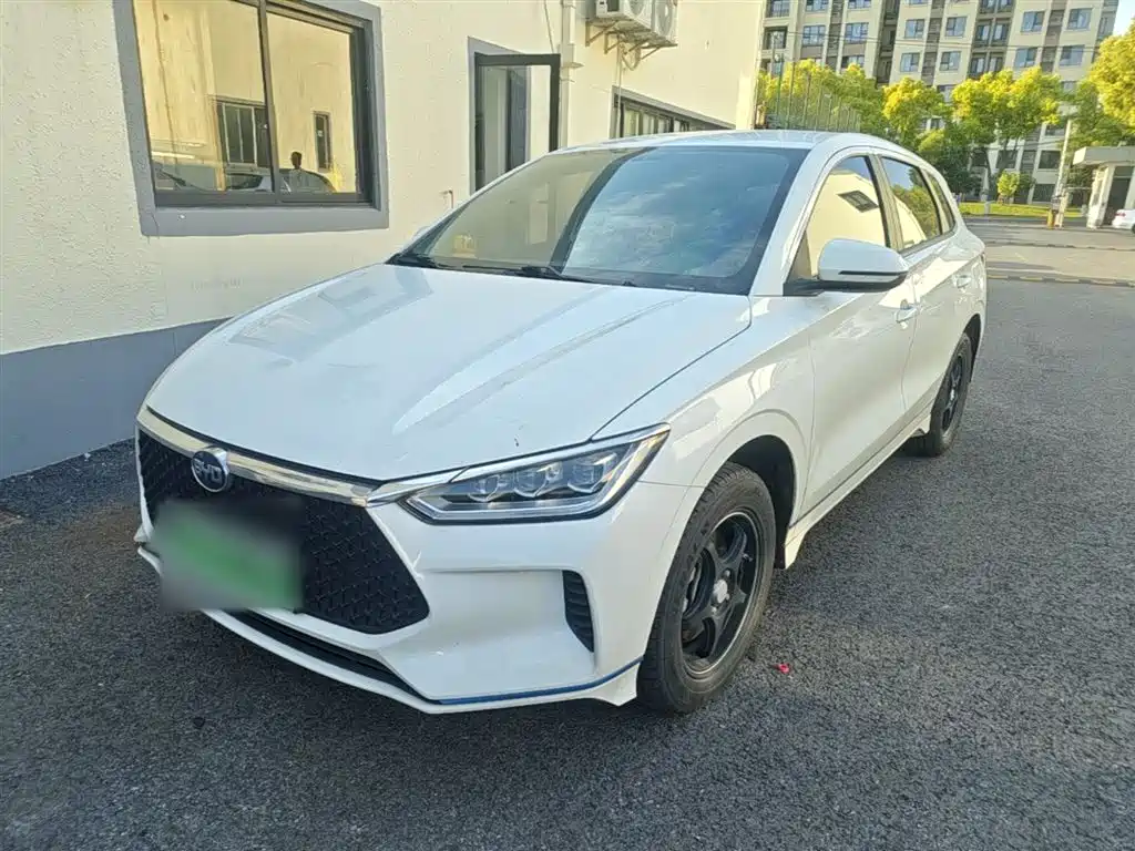 BYD e2