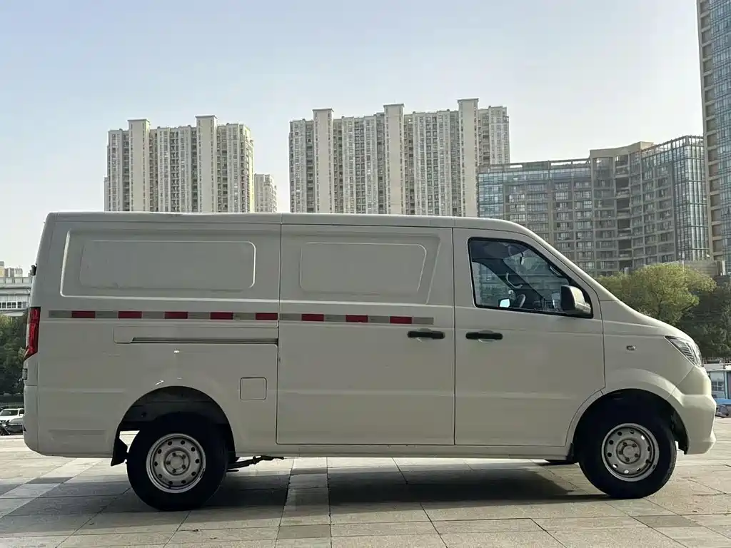 Yufeng EM26