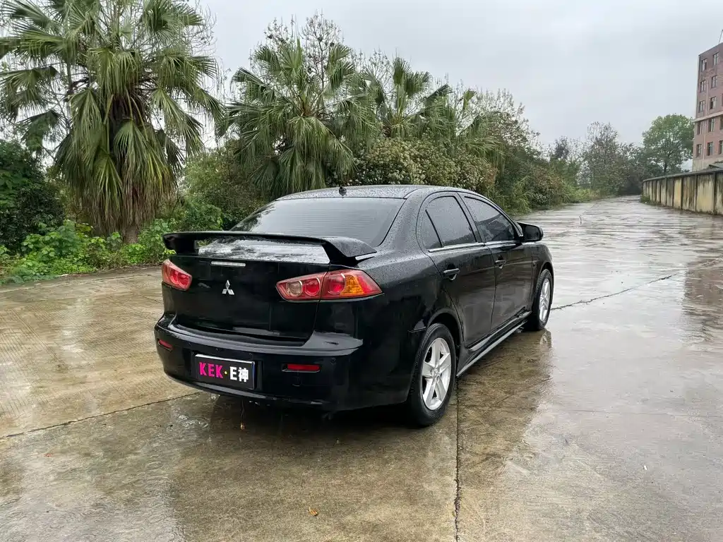 Mitsubishi Lancer EX