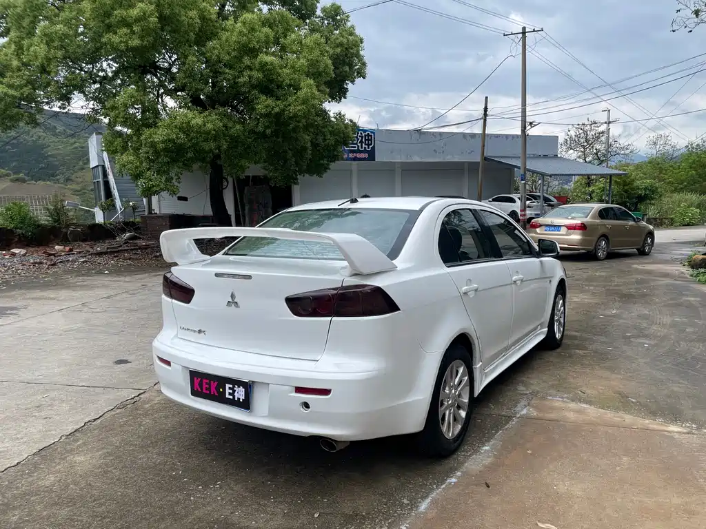 Mitsubishi Lancer EX