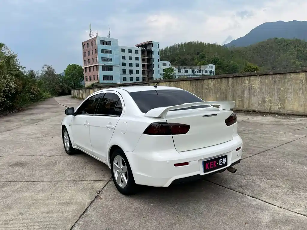 Mitsubishi Lancer EX