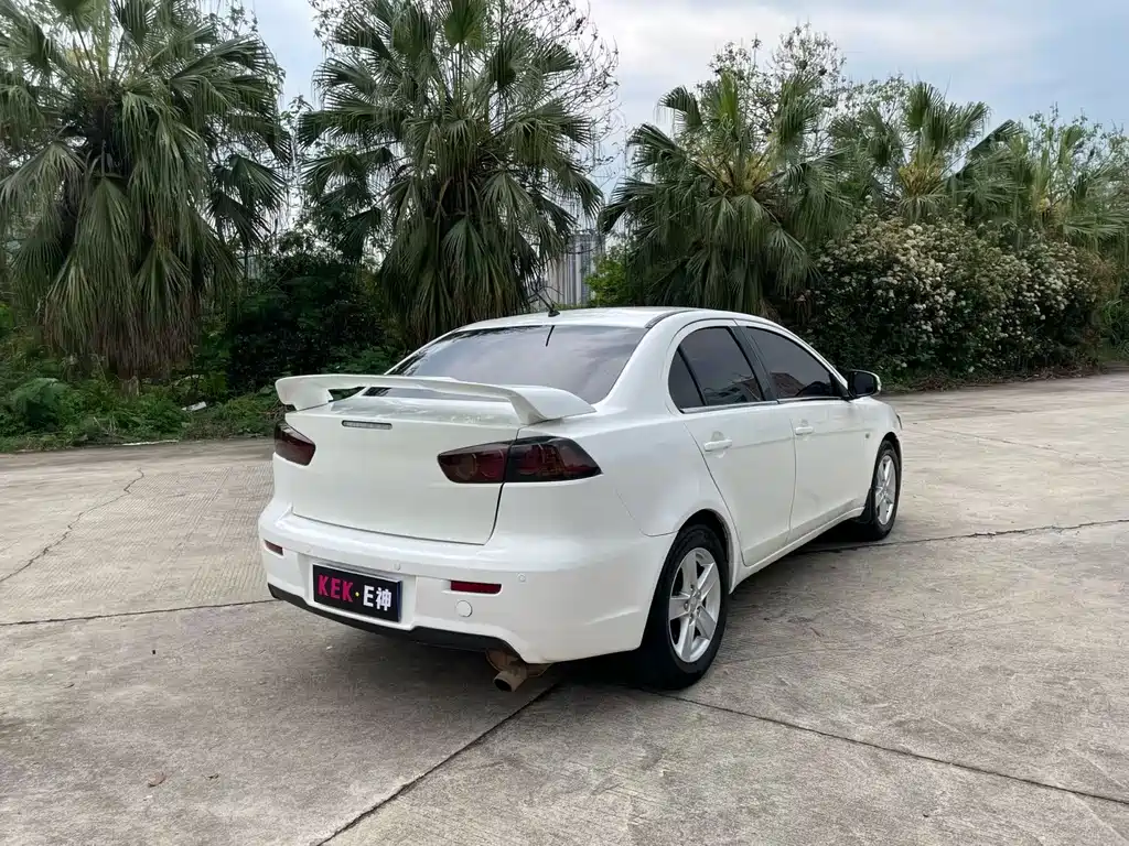 Mitsubishi Lancer EX
