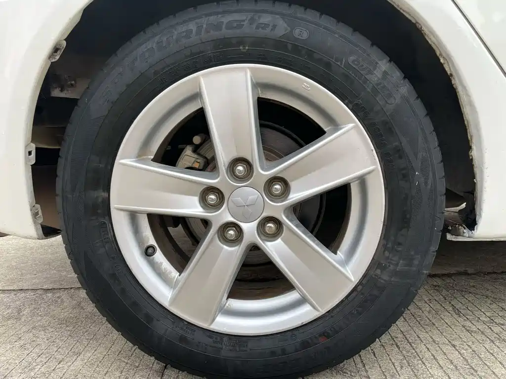 Mitsubishi Lancer EX