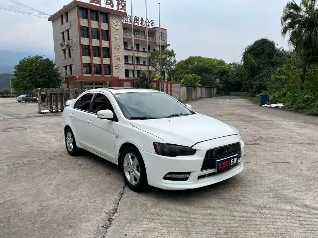 Mitsubishi Lancer EX